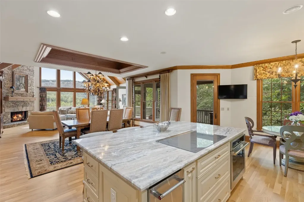 2130 Falcon Ridge Highlands NC 28741