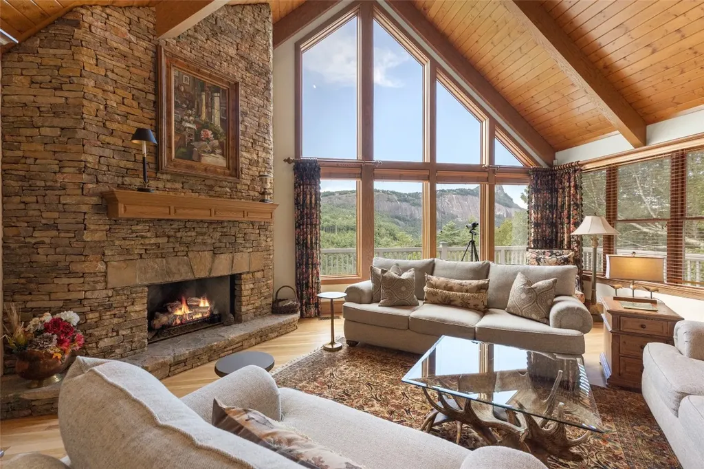 2130 Falcon Ridge Highlands NC 28741