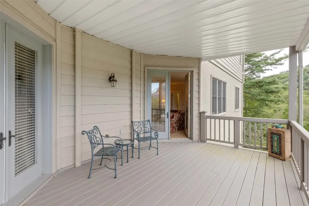 2130 Falcon Ridge Highlands NC 28741