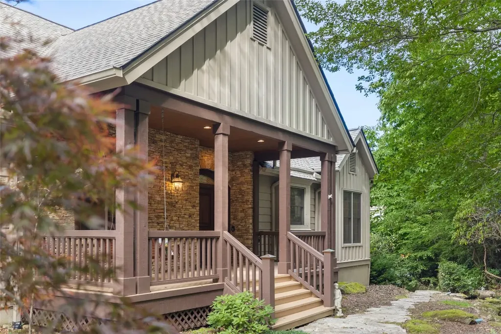 2130 Falcon Ridge Highlands NC 28741