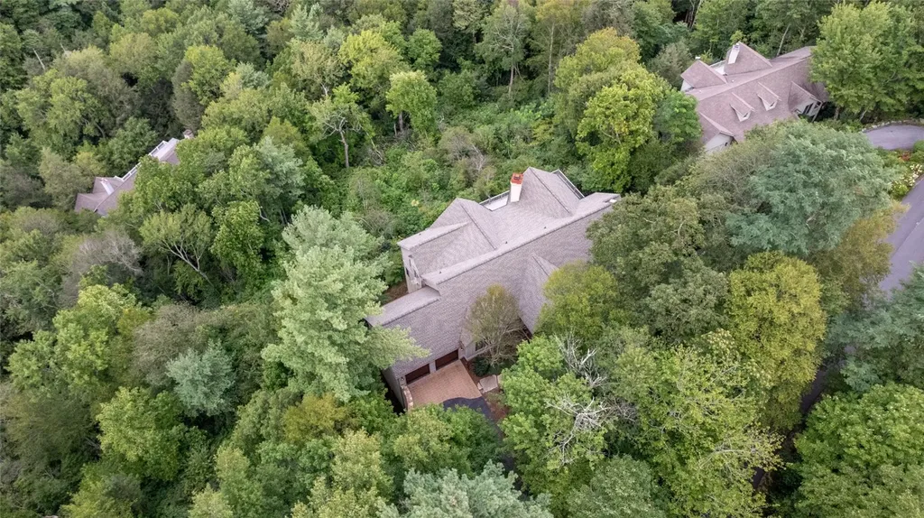 2130 Falcon Ridge Highlands NC 28741