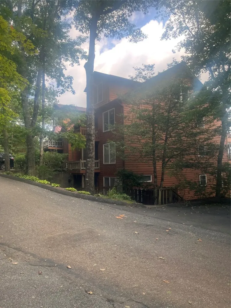 105 Toxaway Views Drive Lake Toxaway NC 28747