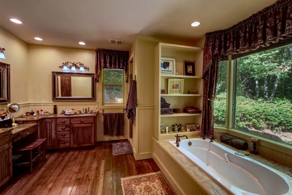 275 West Club Boulevard Lake Toxaway NC 28747