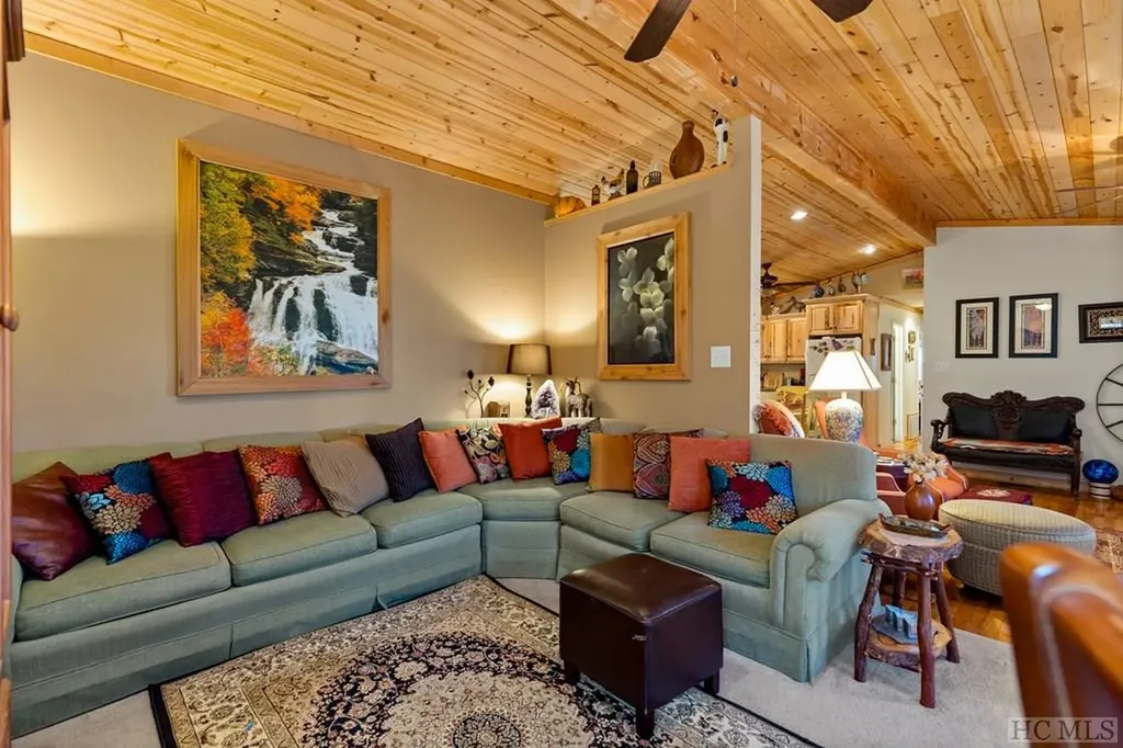 185 Wahoo Trail Highlands NC 28741