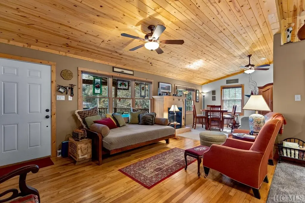 185 Wahoo Trail Highlands NC 28741