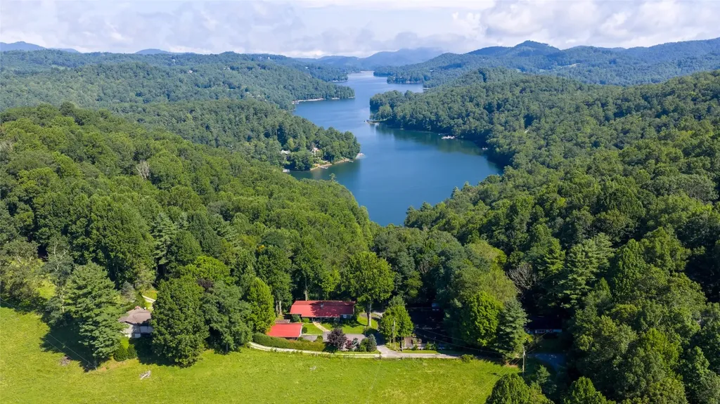 9 Leaf Gazer Lane Cullowhee NC 28723