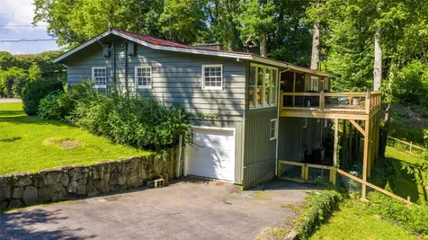 9 Leaf Gazer Lane Cullowhee NC 28723