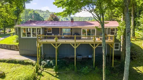 9 Leaf Gazer Lane Cullowhee NC 28723