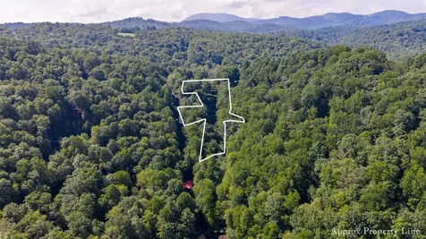 9 Leaf Gazer Lane Cullowhee NC 28723