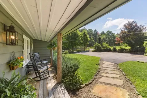 9 Leaf Gazer Lane Cullowhee NC 28723