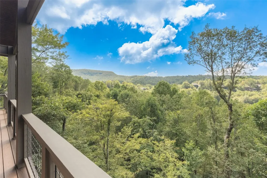 451 Country Club Drive Highlands NC 28741