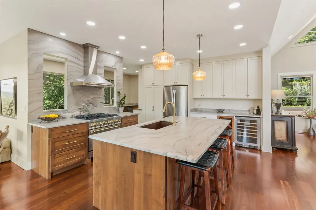 451 Country Club Drive Highlands NC 28741