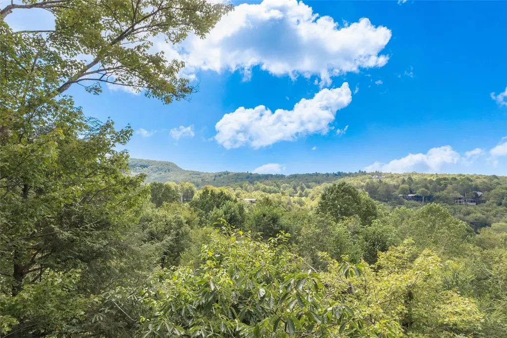 451 Country Club Drive Highlands NC 28741