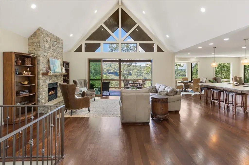 451 Country Club Drive Highlands NC 28741