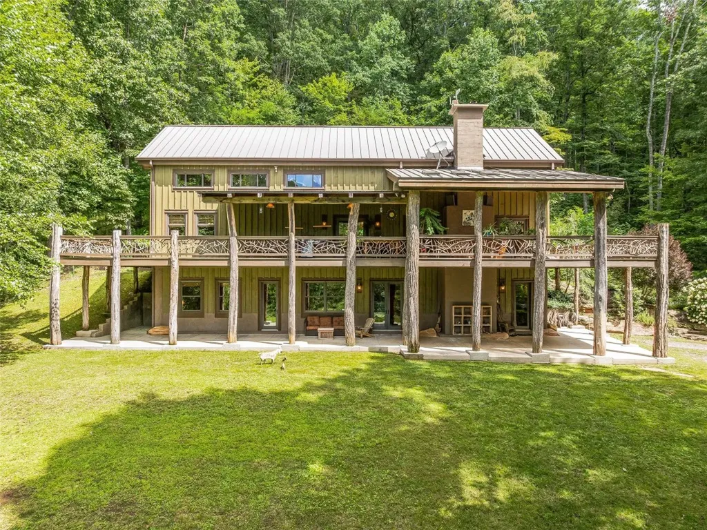 415 Shady Grove Road Tuckasegee NC 28783