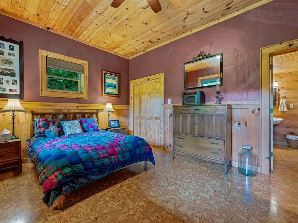 415 Shady Grove Road Tuckasegee NC 28783