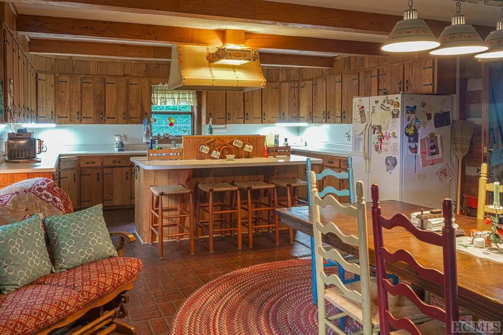 451 Buck Knob Road Scaly Mountain NC 28775