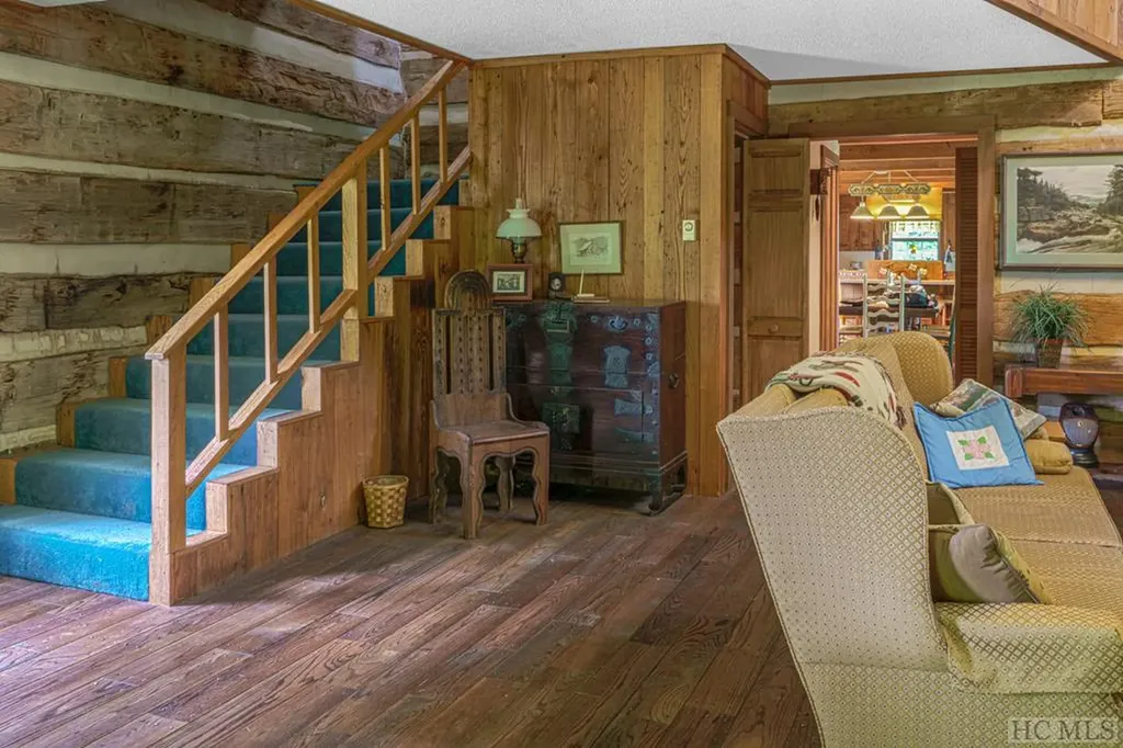 451 Buck Knob Road Scaly Mountain NC 28775