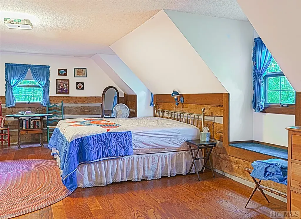 451 Buck Knob Road Scaly Mountain NC 28775