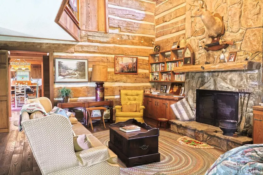 451 Buck Knob Road Scaly Mountain NC 28775