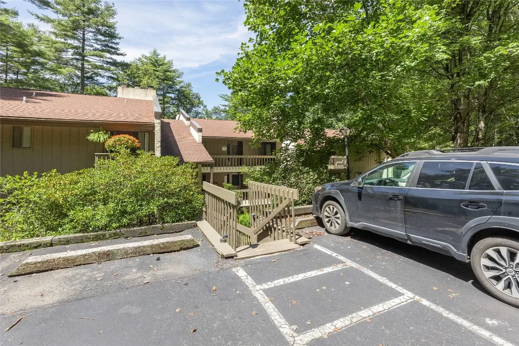 98 Dogwood Knob Sapphire NC 28774