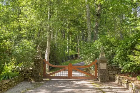 591 Squirrel Hunting Road Cullowhee NC 28723