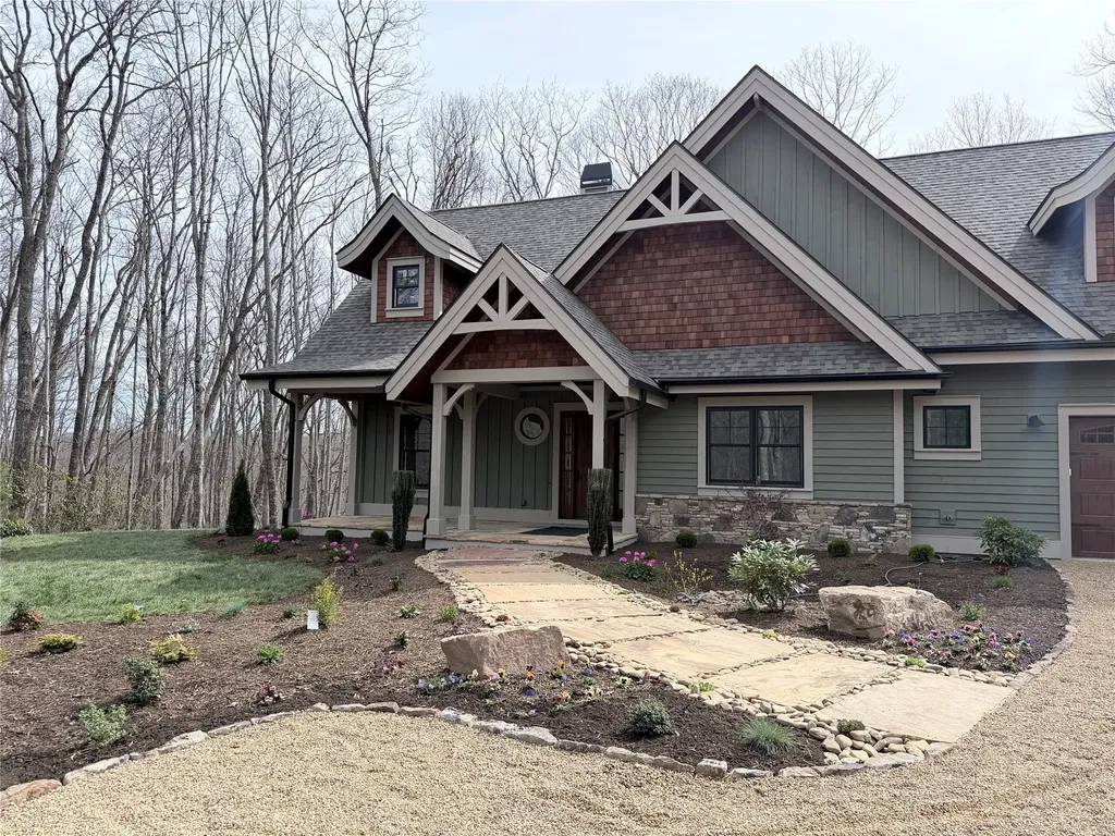 39 New Settlers Way Glenville NC 28736