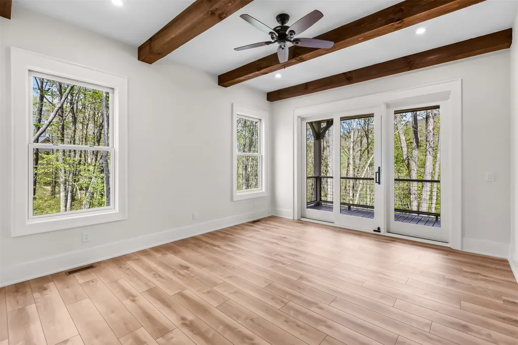 826 New Settlers Way Glenville NC 28736