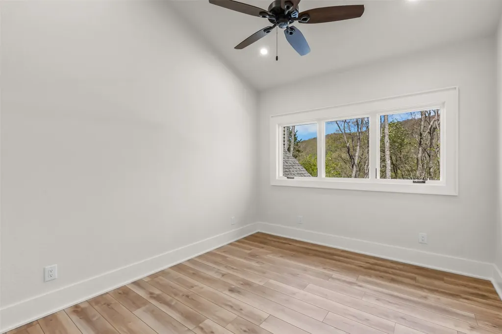 826 New Settlers Way Glenville NC 28736