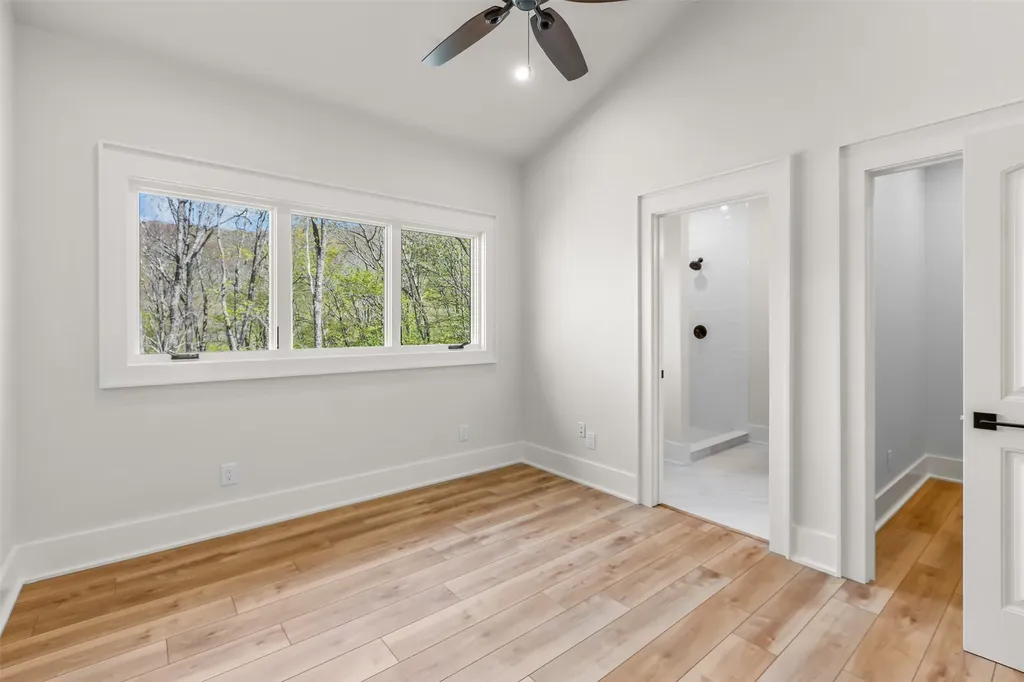 826 New Settlers Way Glenville NC 28736