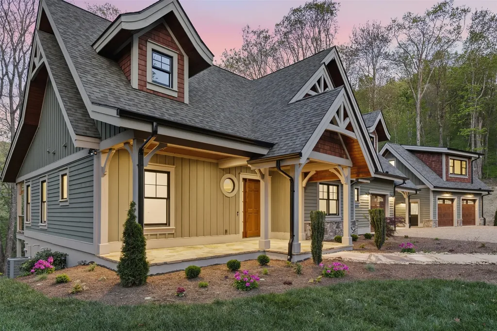 826 New Settlers Way Glenville NC 28736