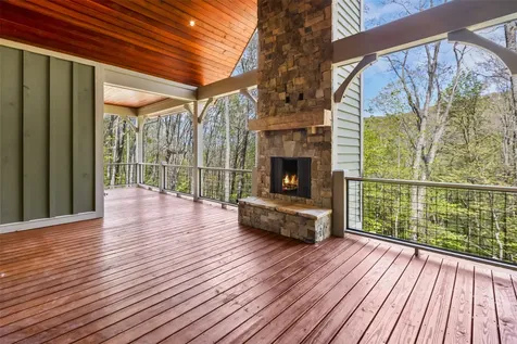 826 New Settlers Way Glenville NC 28736