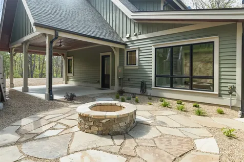 826 New Settlers Way Glenville NC 28736