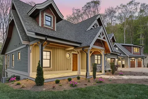 826 New Settlers Way Glenville NC 28736