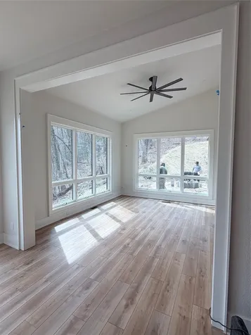 39 New Settlers Way Glenville NC 28736