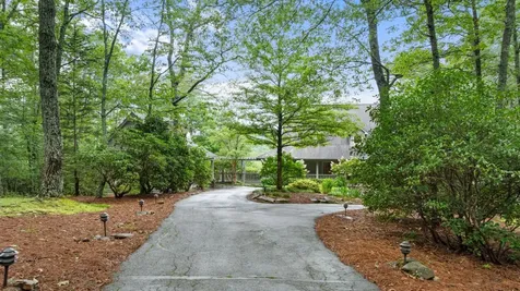 1031 W Rochester Drive Cashiers NC 28717