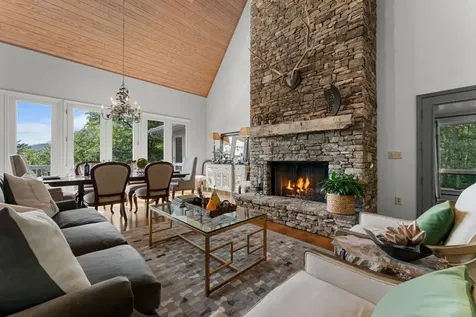 1031 W Rochester Drive Cashiers NC 28717