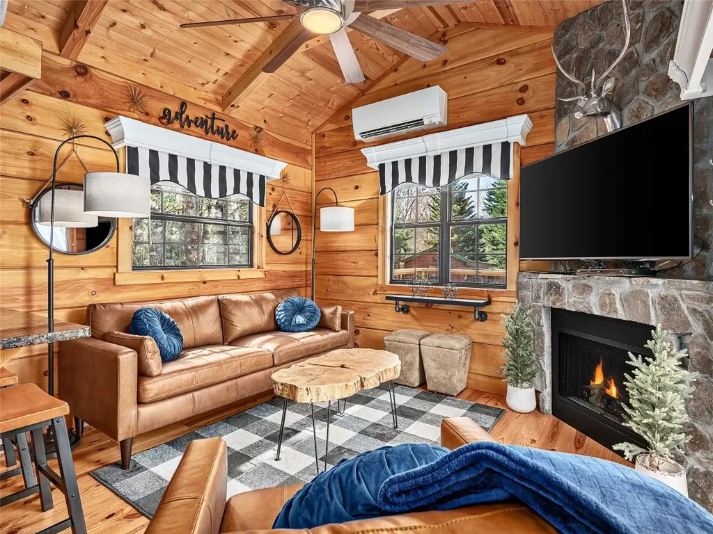 30 Boulder Drive Lake Toxaway NC 28747