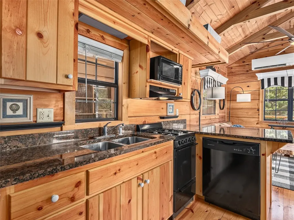 30 Boulder Drive Lake Toxaway NC 28747