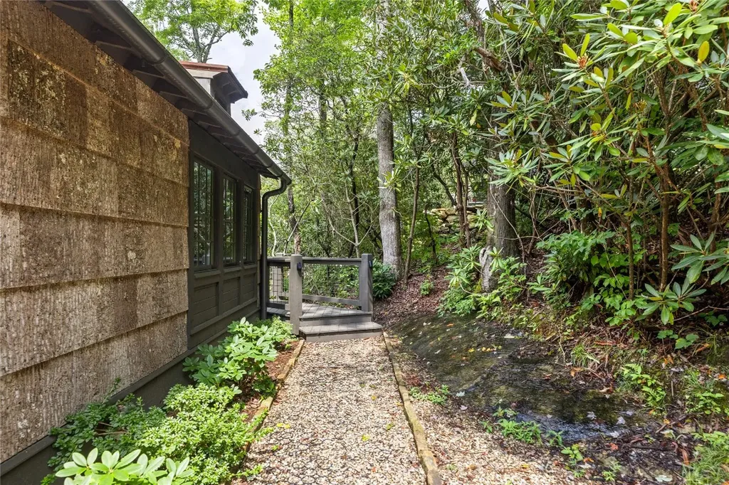 61 Moonstone Loop Highlands NC 28741