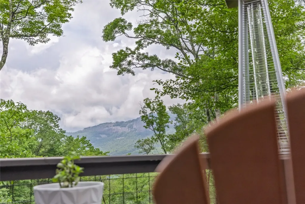 61 Moonstone Loop Highlands NC 28741