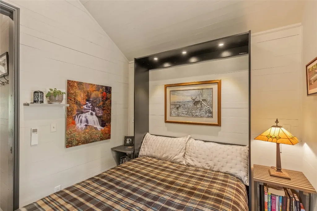 61 Moonstone Loop Highlands NC 28741