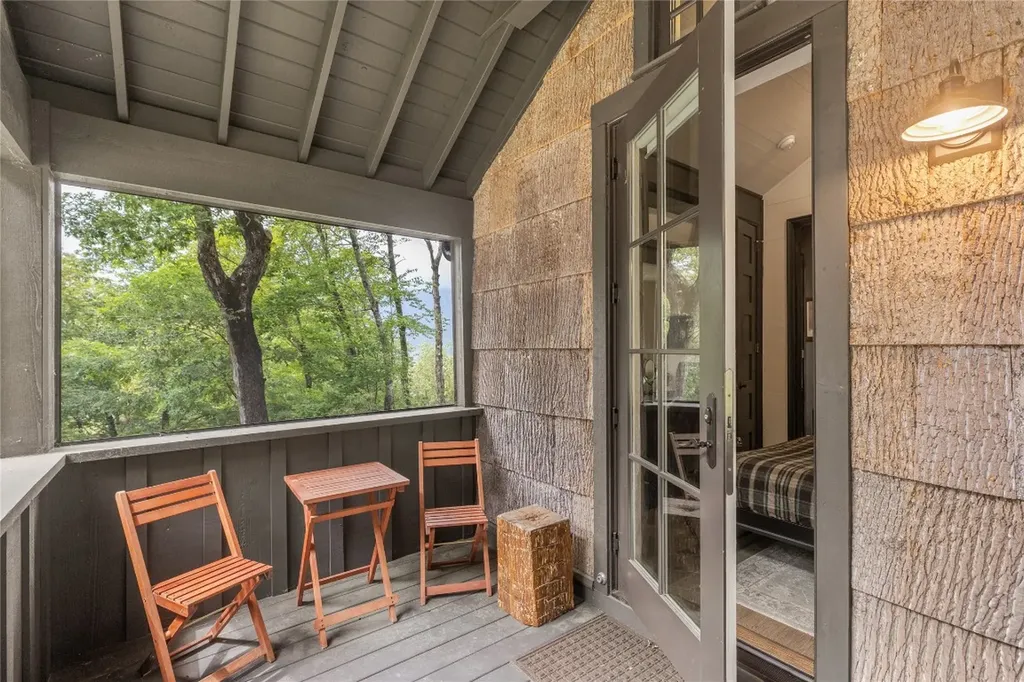 61 Moonstone Loop Highlands NC 28741