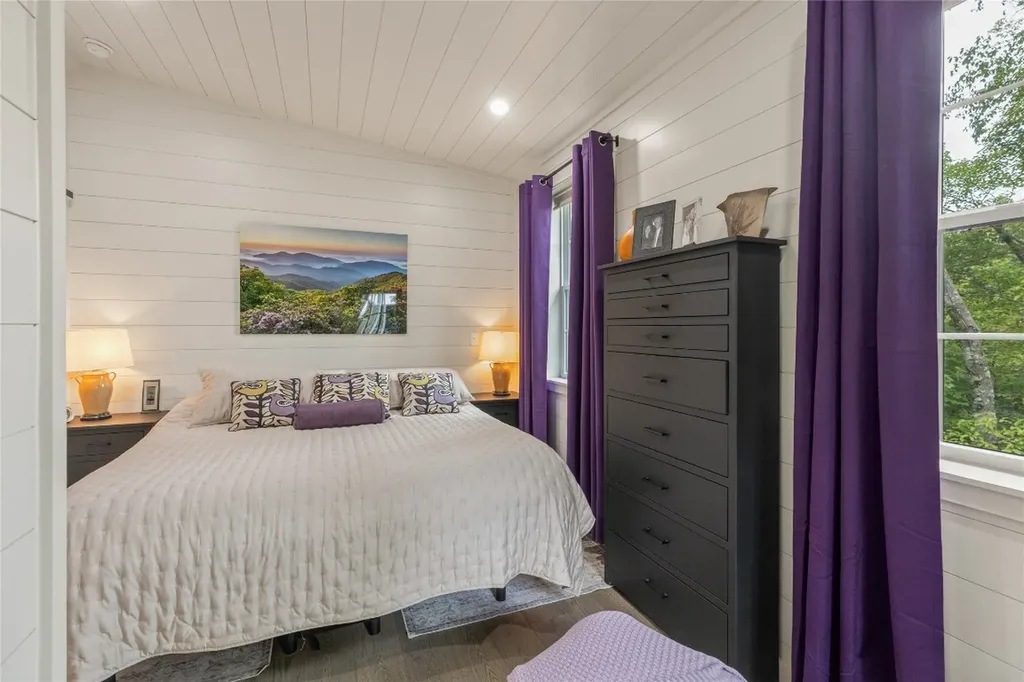 61 Moonstone Loop Highlands NC 28741