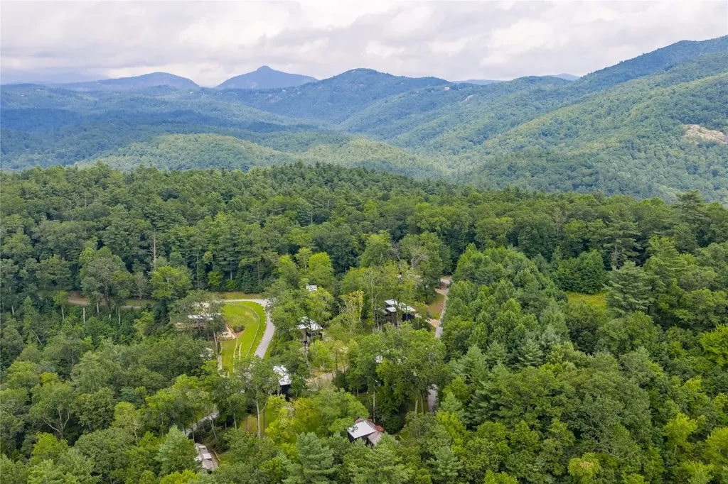 61 Moonstone Loop Highlands NC 28741