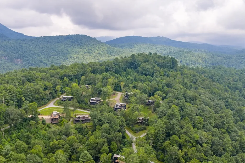 61 Moonstone Loop Highlands NC 28741