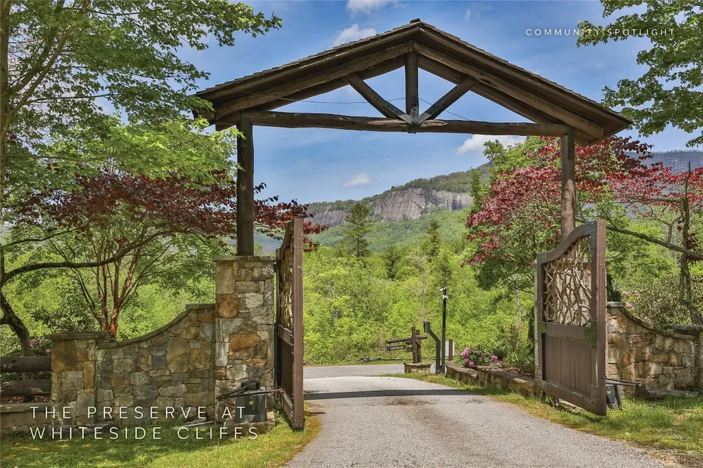 61 Moonstone Loop Highlands NC 28741