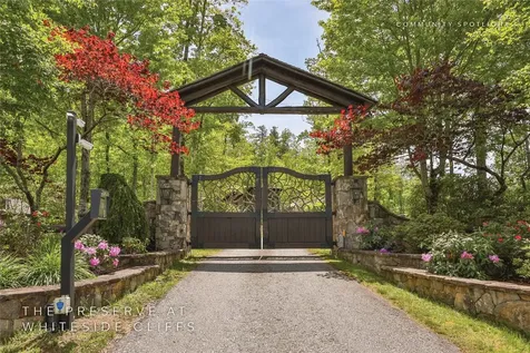 61 Moonstone Loop Highlands NC 28741