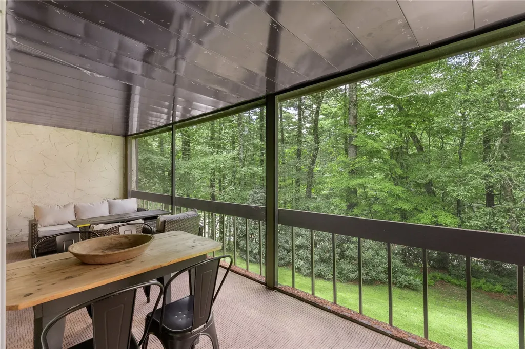 98 Dogwood Knob Sapphire NC 28774