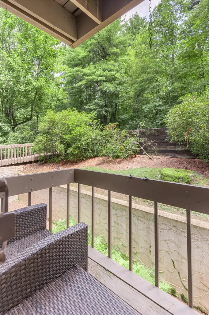 98 Dogwood Knob Sapphire NC 28774